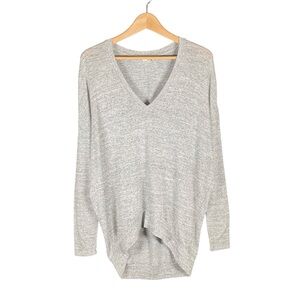 Wilfred Free Shirt Women’s Size Small V Neck Long Sleeve Oversized Gray Knit Top